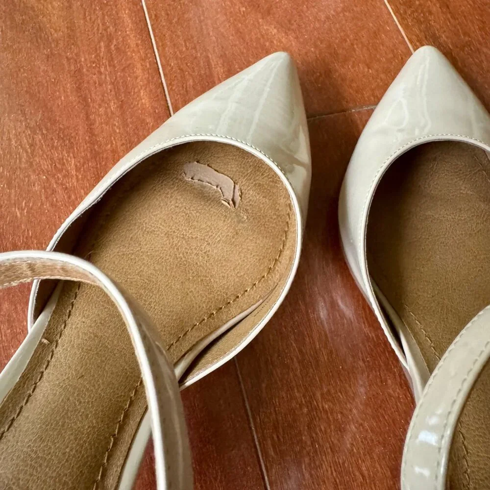 14th & Union Cream Patent Leather Pointed Toe Kitten Heel Slingback Heels 8M